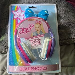 Brand new Jo Jo Siwa headphones.
